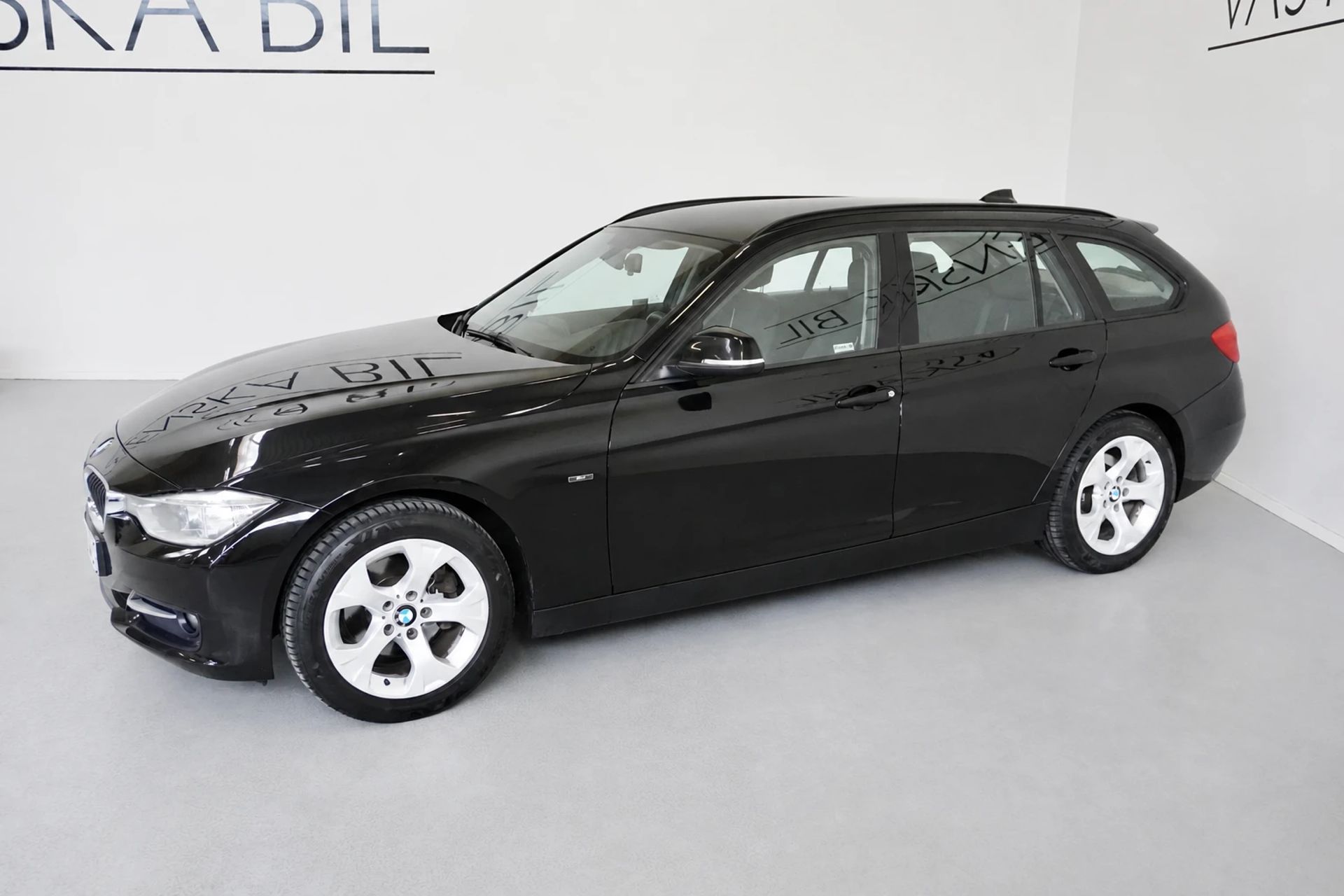 BMW 320 d Touring 2015, photo 4/10