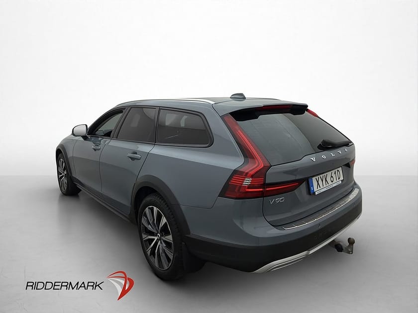 Bild 5 av Volvo V90 Cross Country B4 AWD Pano H/K  Skinn D-Värm Drag