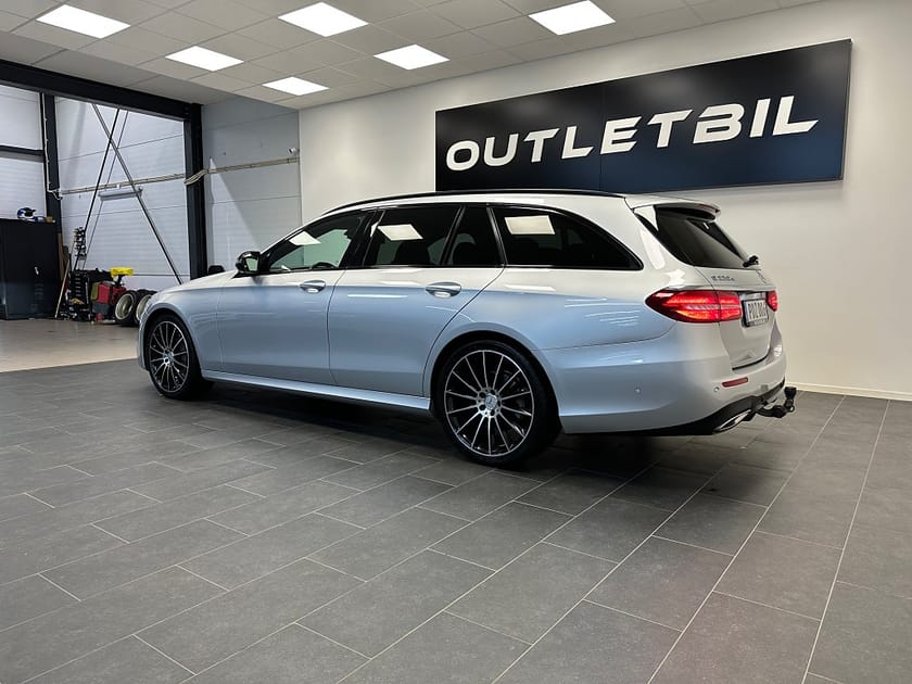 Bild 4 av Mercedes-Benz E 220 T d 194hk 9G-Tronic AMG Widescreen Värmare Drag 20"