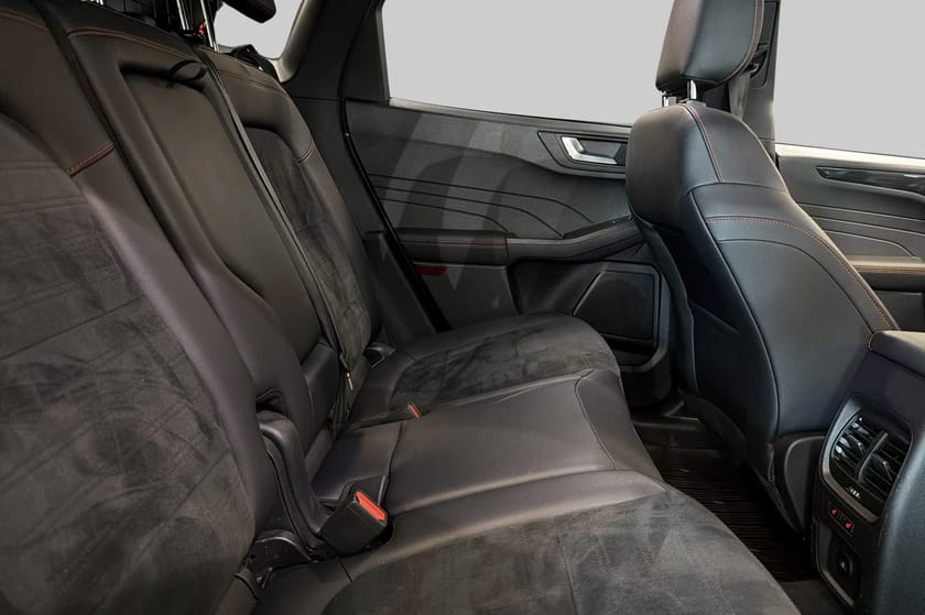 Bild 5 av Ford Kuga Plug-In Hybrid ST-Line X B&O Kamera Drag Navi