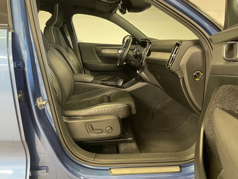 Bild 29 av 34 – Volvo XC40 Recharge T5 R-Design