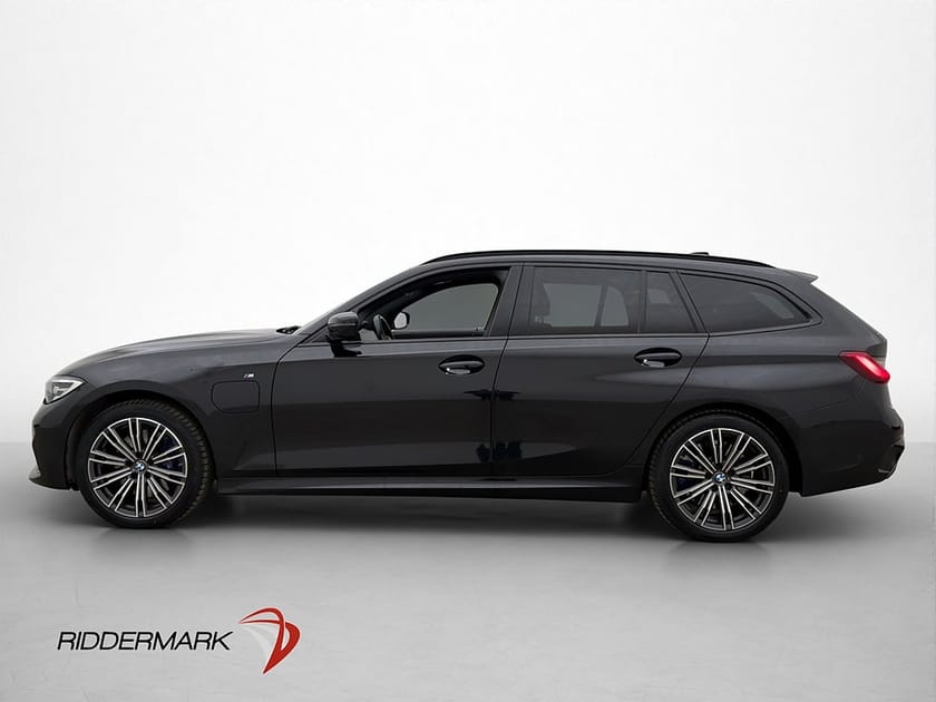 Bild 5 av BMW 330e xDrive Touring M Sport HiFi Kamera CarPlay Dragkrok