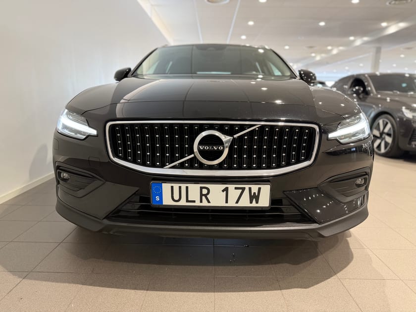 Bild 2 av Volvo V60 Cross Country D4 AWD Advanced Edt / Dragkrok / Backkamera / Sensorer fram & bak / 10 000kr tillbehör /