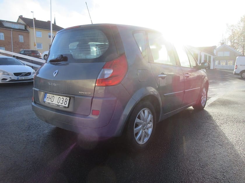 Bild 2 av Renault Scénic 1.6 112 hk NYBESIKTIGAD 15900 kr