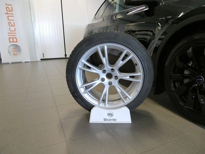 Bild 4 av Tesla Model Y Long Range AWD Drag-Värmare-Navi-SoV