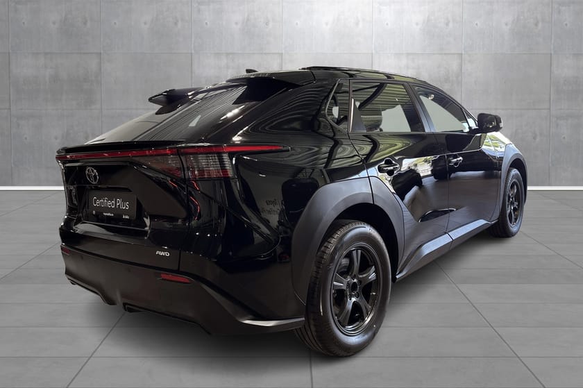 Bilde 5 av Toyota bZ4X AWD / Active Tech / Velholdt / LAV KM
