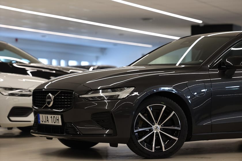 Bild 4 av Volvo V60 Recharge T6 AWD 399hk Plus Dark Drag B-Kamera