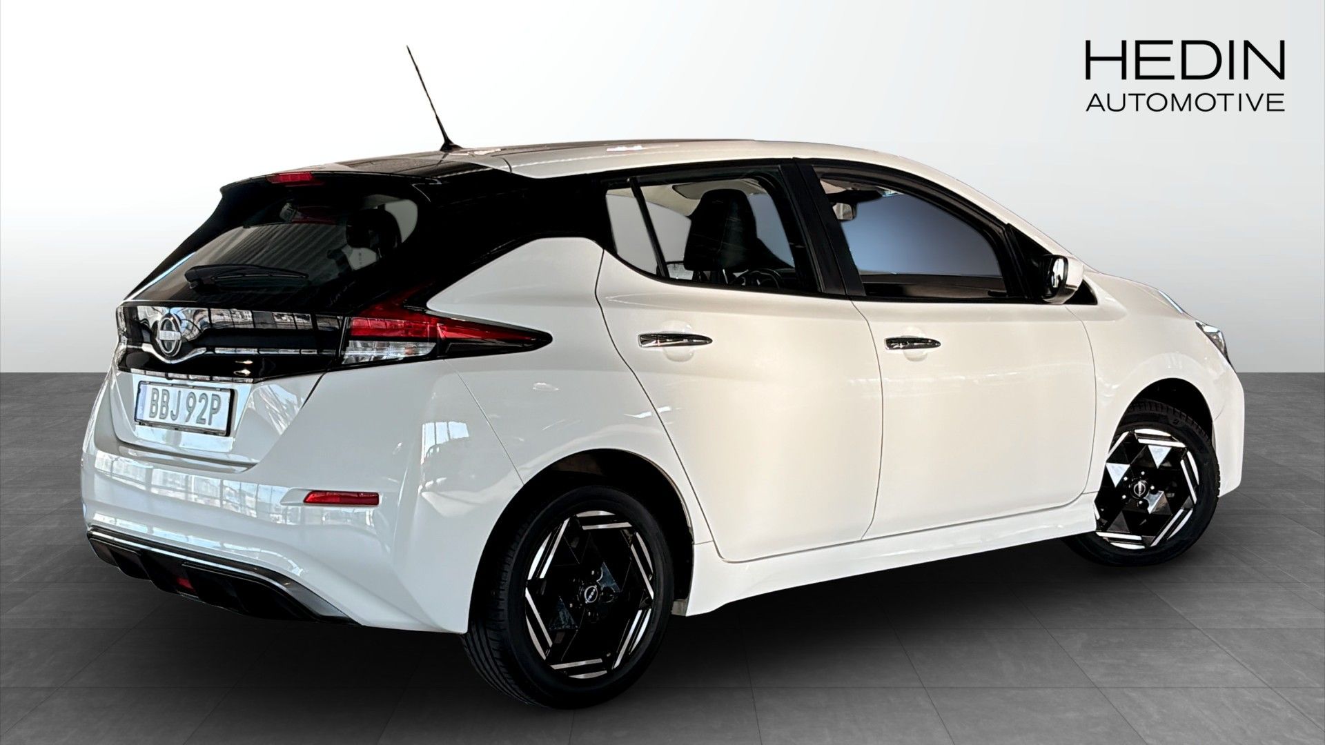 Nissan Leaf ACENTA 39 KWH 2023, photo 2/10