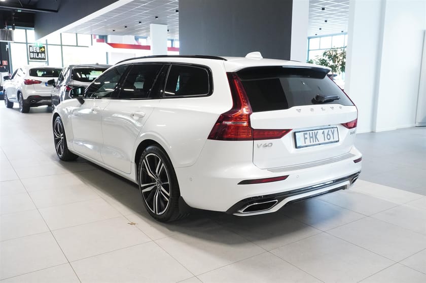 Bild 3 av Volvo V60 T8 Twin Engine R-Design Drag Navi Rattvärme Parkeringsvärmare