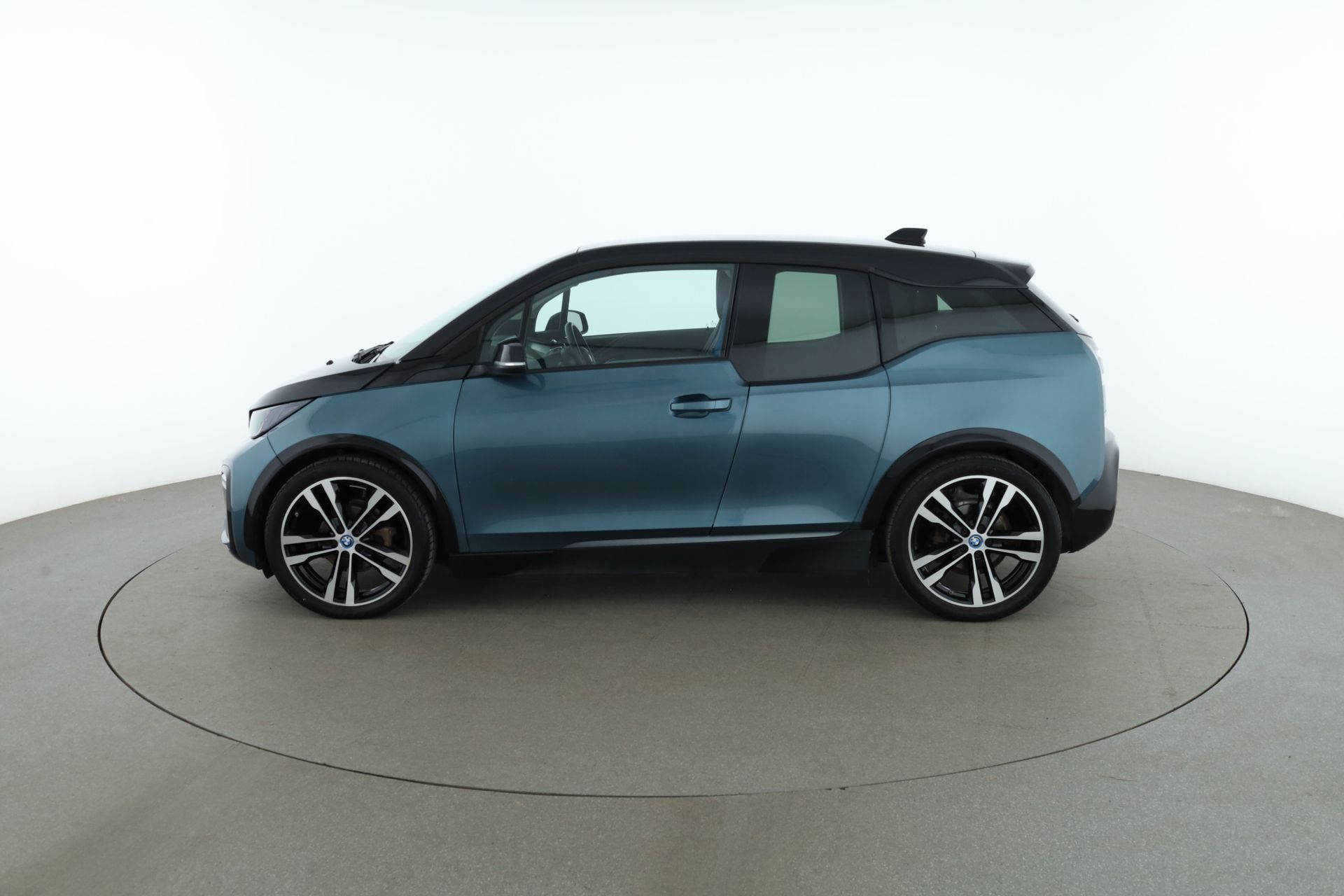 BMW i3 i3s 120 Ah 2022, photo 2/10