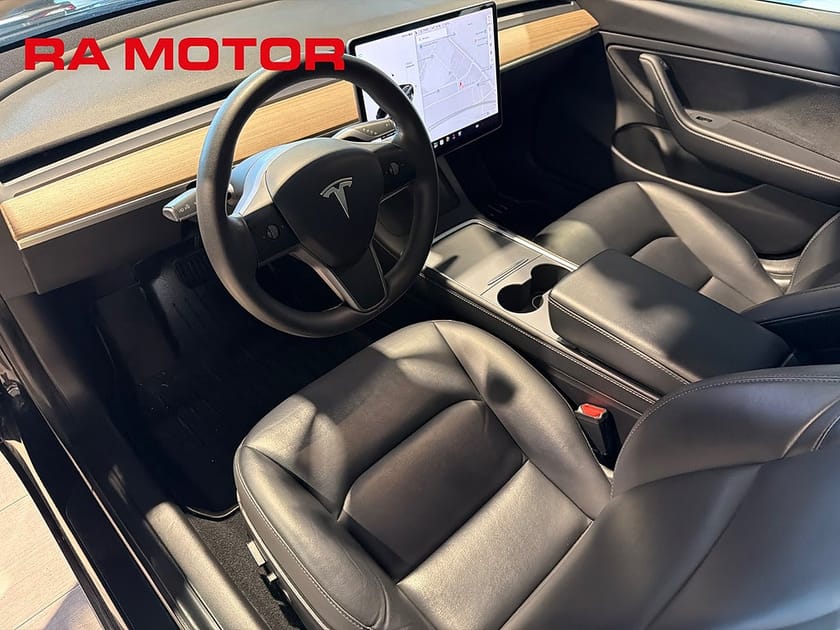 Bild 5 av Tesla Model 3 Long Range AWD 440hk | Panorama | Dragkrok |