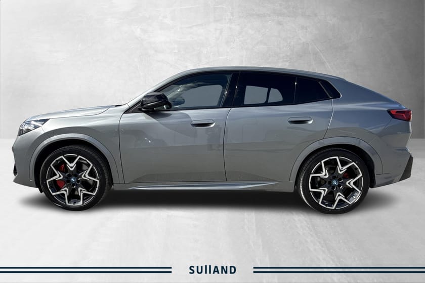 Bilde 2 av BMW iX2 xDrive30 M-sport/Head-up/Soltak/El.krok/Harman mm.