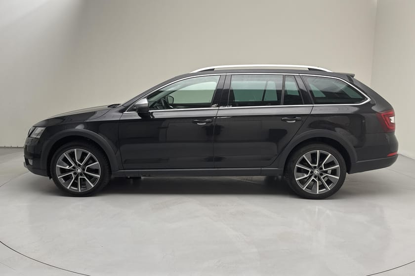 Bild 2 av Škoda Octavia Scout III 2.0 TSI Combi 4x4 (190hk)