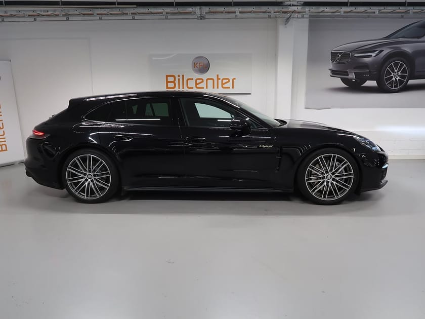 Bild 3 av Porsche Panamera 4 E-Hybrid Sport Turismo PDK Chrono Bose-Pano-360