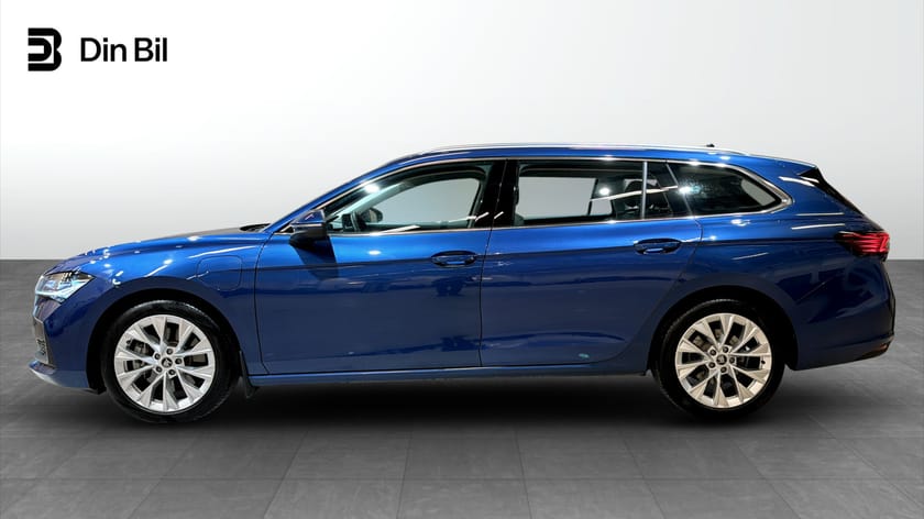 Bild 2 av Škoda Superb iV Kombi Selection | Drag/Navigation/Backkamera