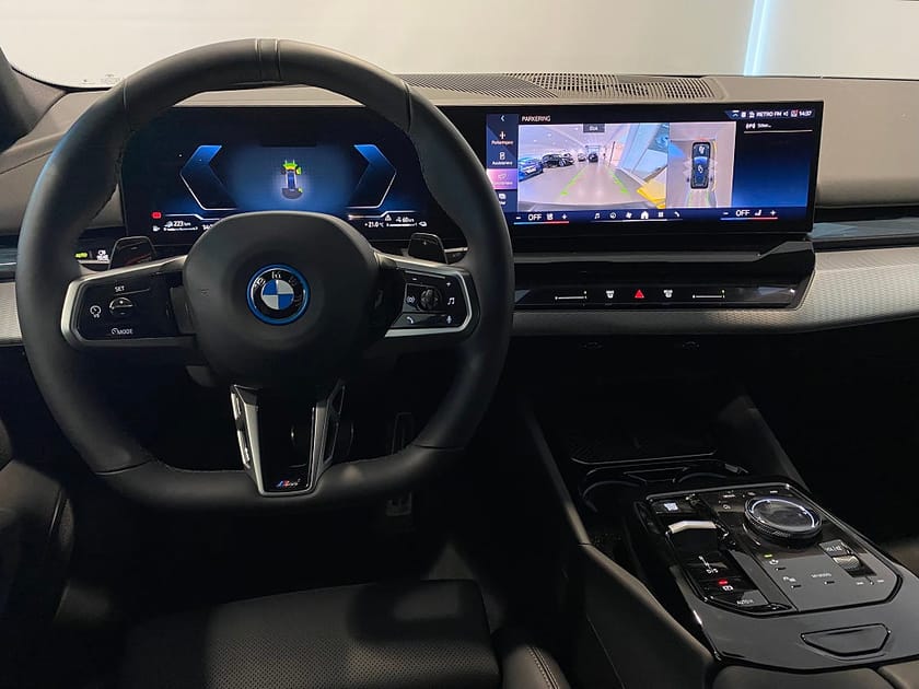 Bild 3 av BMW 530e xDrive Touring 4,95% ränta M-Sport HEAD-UP Display