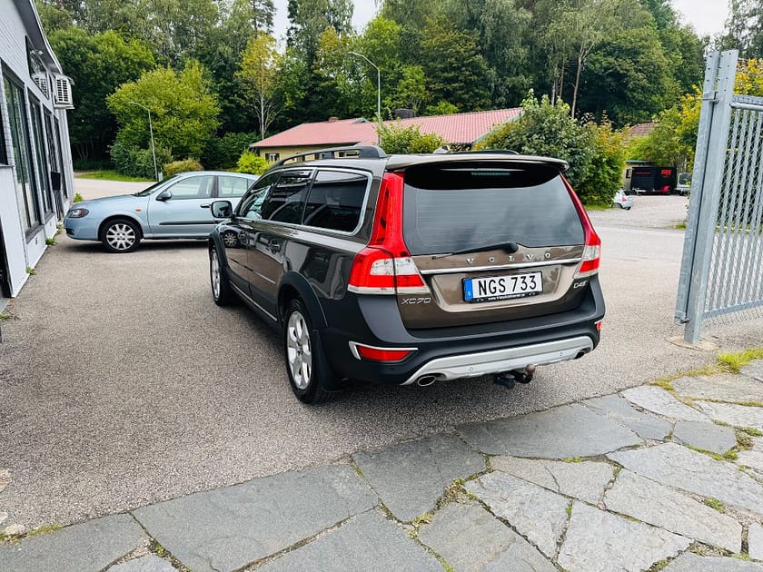 Bild 4 av Volvo XC70 D4 AWD 181HK CLASSIC SUMMUM / NAVI /  DRAG / VÄRMARE