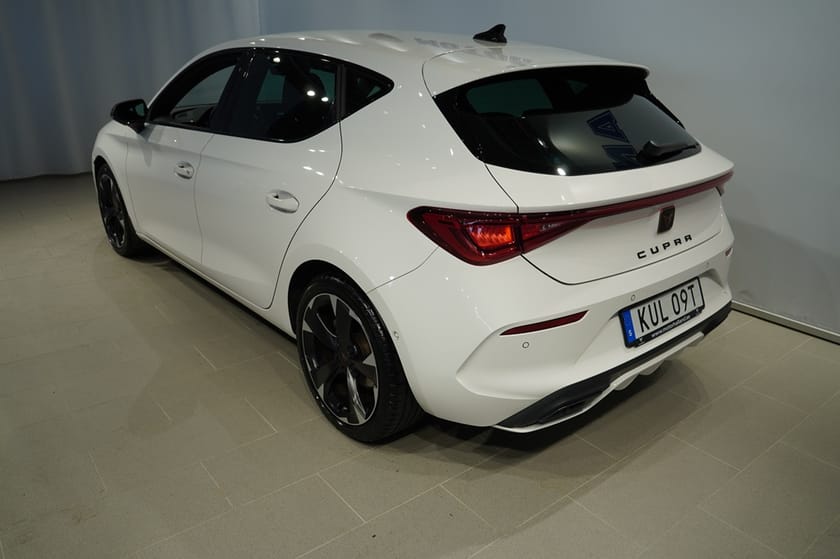 Bild 4 av CUPRA Leon 1,5 eTSI 150 HK Backkamera