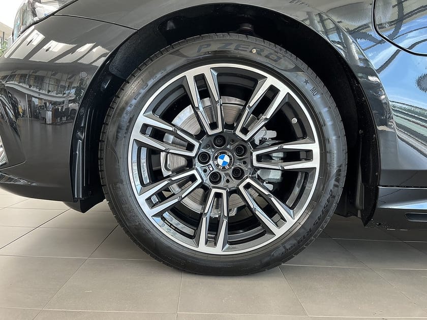 Bild 4 av BMW 530e xDrive Touring M Sport Drag Rattvärme Adaptiv Farth.
