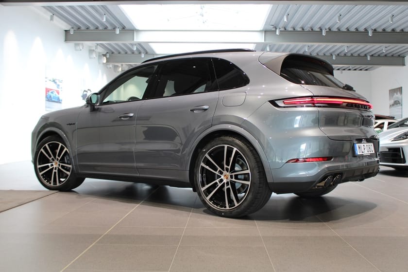 Bild 2 av Porsche Cayenne E-Hybrid Black Edition