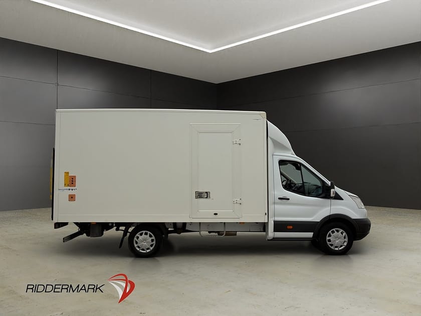 Bild 2 av Ford Transit 350 Chassi Cab AWD 170hk BAKGAVELLYFT Sidodörr Ny-Kamrem Moms