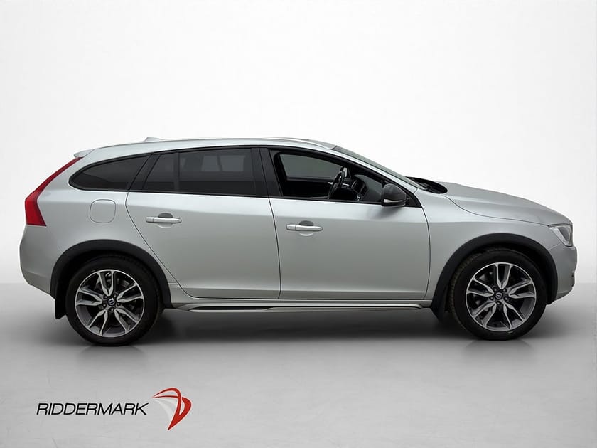 Bild 5 av Volvo V60 Cross Country Summum D3 150hk Taklucka Drag Navi