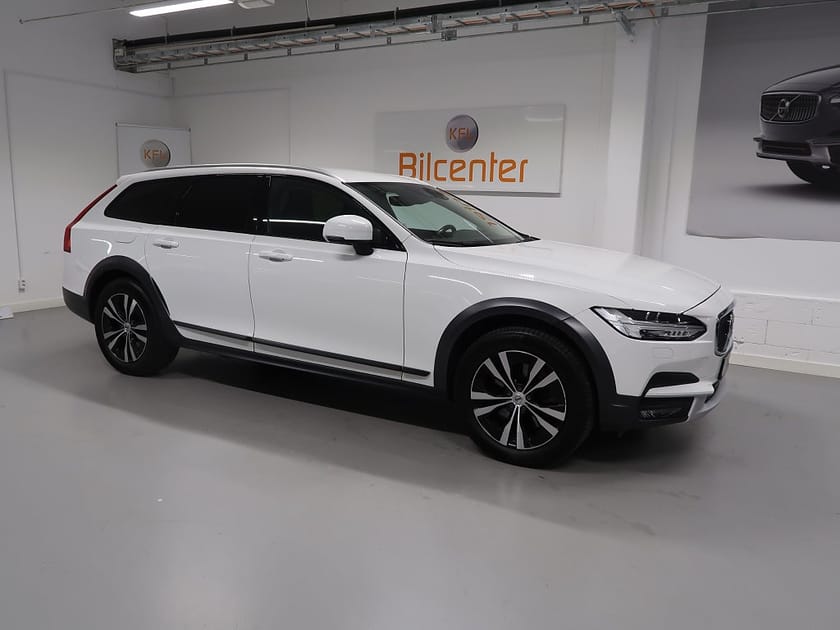 Bild 3 av Volvo V90 Cross Country D4 AWD V-Däck ingår Drag-Navi-Kamera-Värmare-VoC-BLIS-C