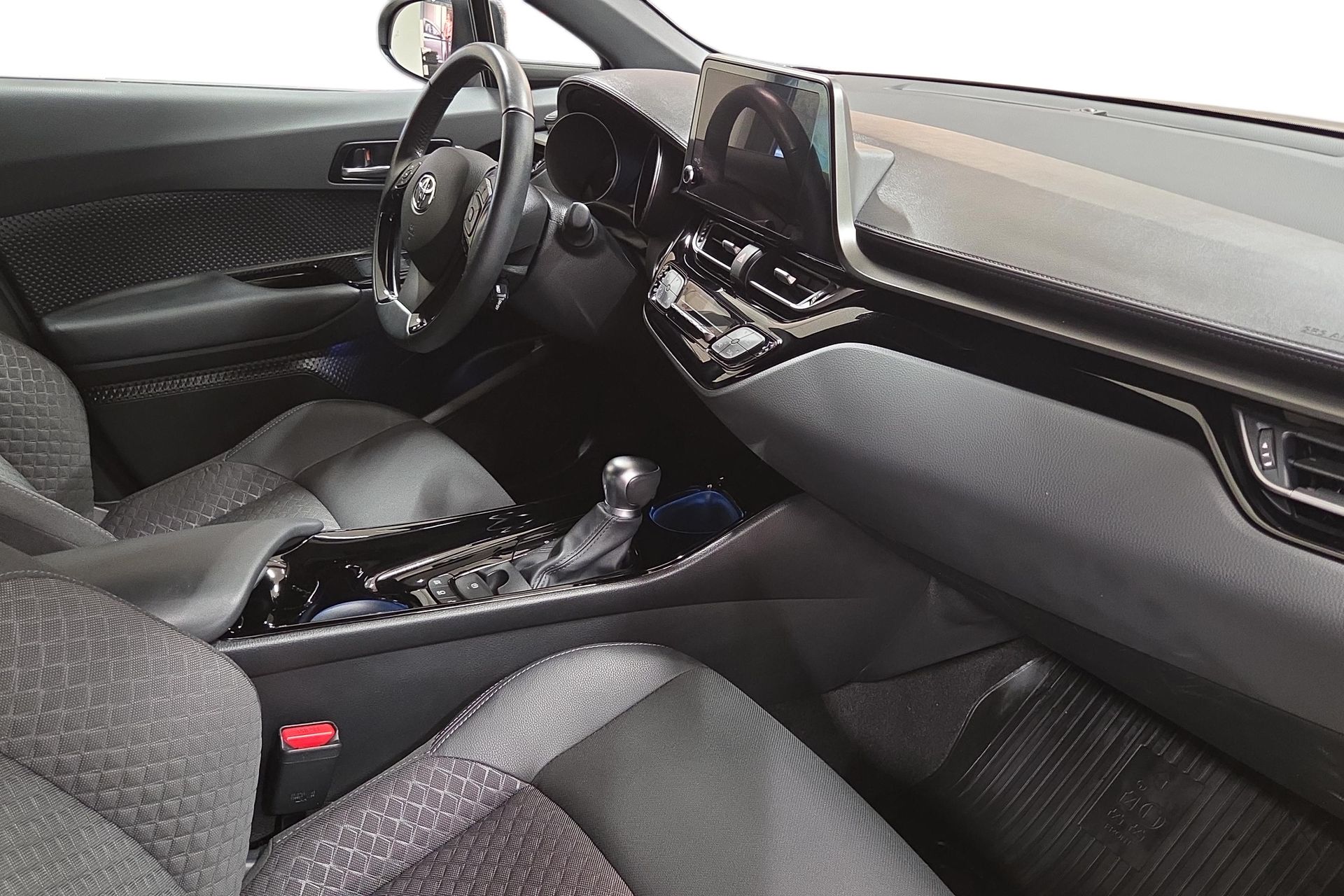 Toyota C-HR 1.8 Hybrid 2023, bild 7/10