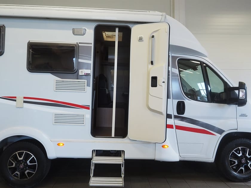 Bild 5 av Capron Campervan Fiat Sunlight T60 Under 6m Markis Automat Tvärbädd Stort garage