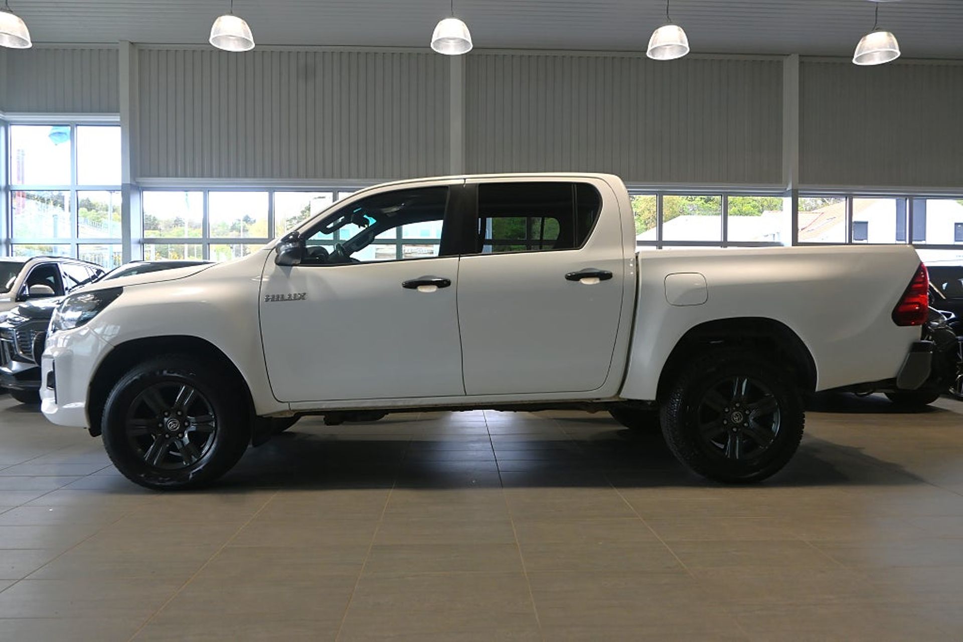 Toyota HiLux 2020, bild 2/21