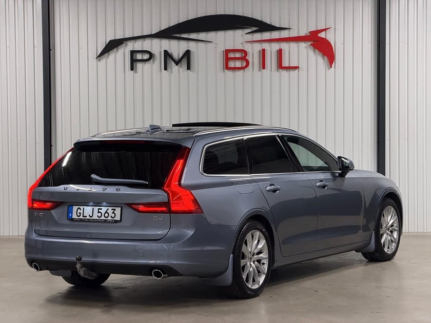 Bild 3 av Volvo V90 D4 Panorama Drag Värmare Navigator Keyless S&V-Hjul