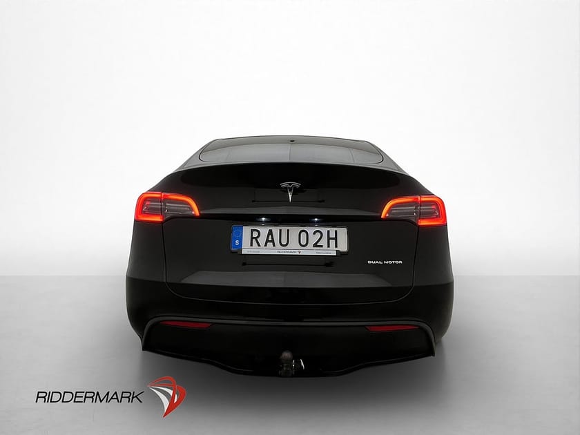 Bild 4 av Tesla Model Y Long Range AWD 1 Brukare Drag Moms Pano Värm