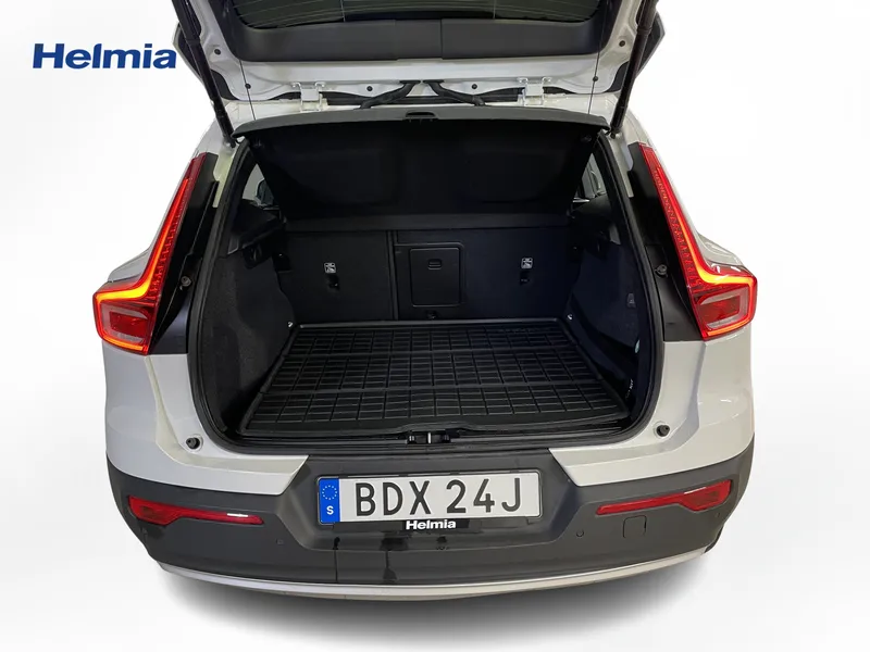 Bild 10 av 15 – Volvo XC40 B4 FWD Bensin Momentum Advanced Edt