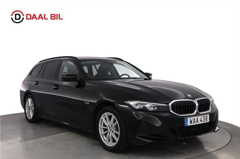 Bild 3 av BMW 330e xDrive Touring 292HK DRAG B-KAM NAVI COCKPIT RATTVÄRM
