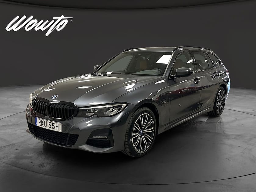 Bild 1 av BMW 330e xDrive Touring 330 M-Sport / Dragkrok / Cockpit