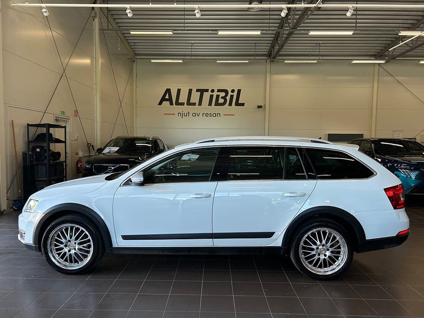 Bild 3 av Škoda Octavia Scout Skoda 2.0 TDI 4x4 Premium Navi/Kamera/Drag/Canton/Elstolar