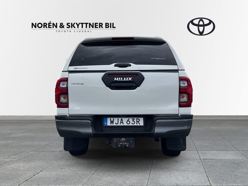 Bild 5 av Toyota Hilux Dubbelhytt D-CAB 2.8D 4WD Invincible /Kåpa/Vhjul/D-värm