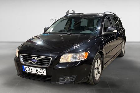 Volvo V50 D2 115 HK Momentum PDC DRAG P-VÄRM KAMREM BYTT NYSERV