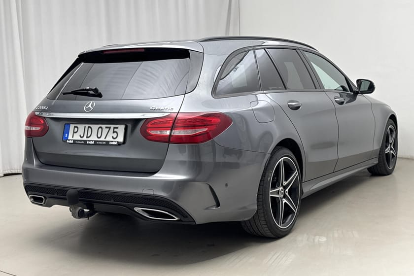 Bild 3 av Mercedes-Benz C 220 T d 4MATIC Kombi S205 (170hk) AMG Night
