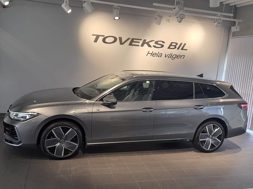 Bild 2 av Volkswagen Passat Variant eHybrid 272 DSG6 R-LINE