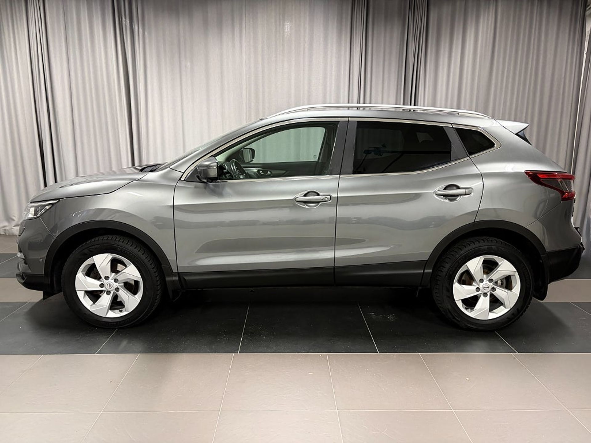 Nissan Qashqai 1.3 DIG-T Tekna Inkl 2019, bild 2/10
