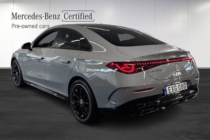 Bild 4 av Mercedes-Benz CLA 250+ AMG Drag Panorama 360° Night Package Burmester