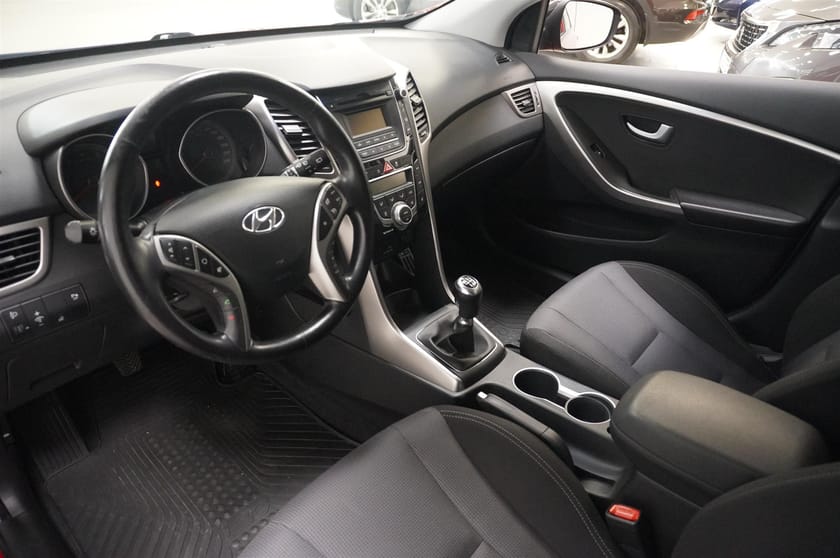 Bild 2 av Hyundai i30 Kombi 1.6 GDi Business 135 hk