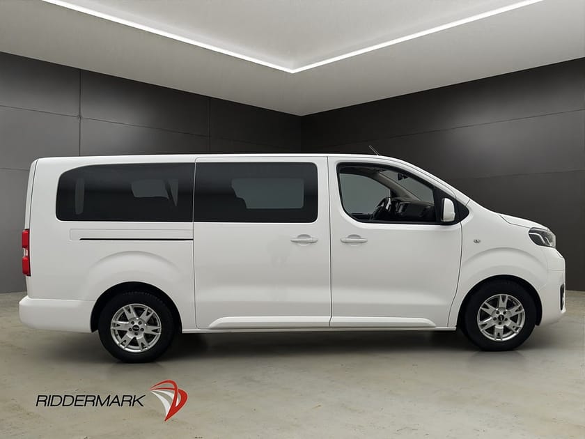 Bild 2 av Toyota Proace Verso Extra Lång 2.0D Ny-Kamrem PDC 9-Sits HUD