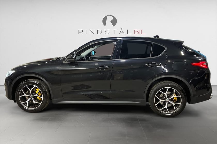 Bild 4 av Alfa Romeo Stelvio 2.0 Turbo 280 HK AUT Q4 AWD SUPER KEYLESS M&K B-KAMERA