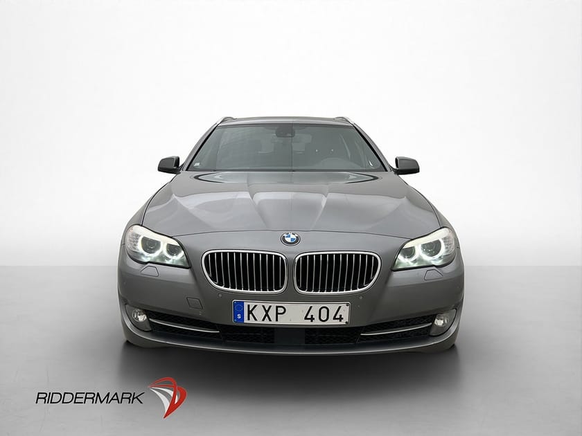 Bild 2 av BMW 535i Touring 535 306hk Pano HiFi HUD Surround Navi Komfort 4-Zons