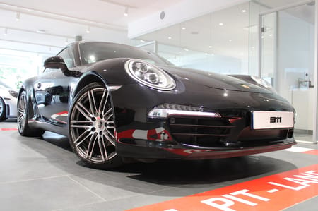 Porsche 911 Carrera BLACK EDITION