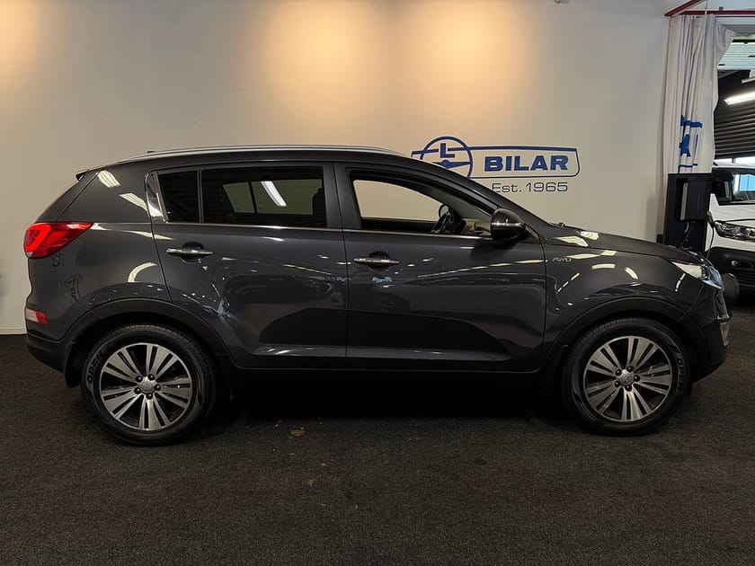Bild 2 av Kia Sportage 2.0 CRDi AWD Business | Kamera | Vhjul | Drag | Elstol