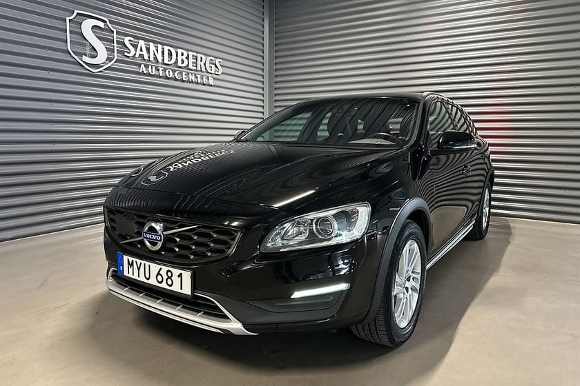 Bild 1 av Volvo V60 Cross Country D4 AWD Geartronic Business Advanced Värmare Drag Euro 6