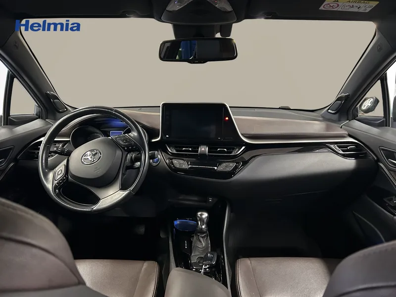 Bild 8 av 10 – Toyota C-HR Hybrid Executive